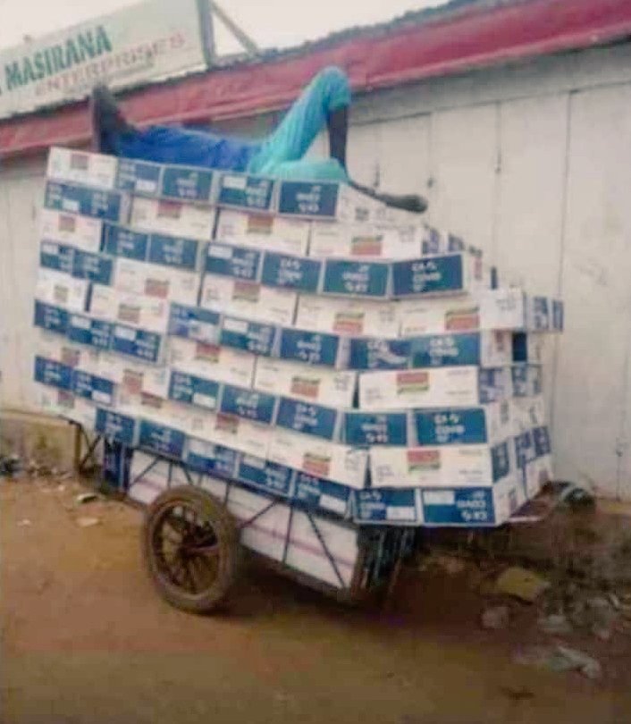 34llorente's tweet image. GUYS meet MARTIN LOOTER KING 🤣💔
#loot 
#basedonwhat 
#organism