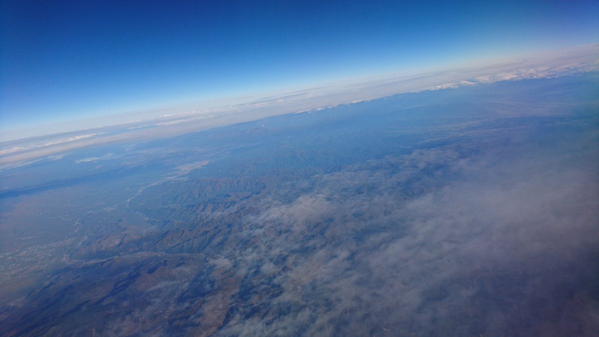 chihi29's tweet image. 景色とか地形とか見るの楽しすぎて
ずーっと窓の外見ている。。。

#gogoinflight