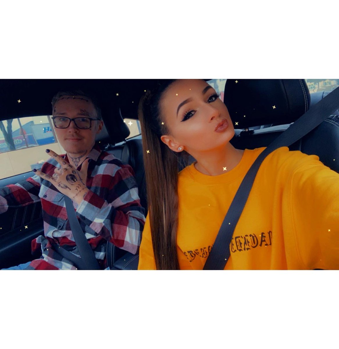 jennifermarriee's tweet photo. Post Malone &amp; Ariana Grande #BillboardsHottestCouple @ArianaGrande @PostMalone https://t.co/Fl5Q2lmDjE