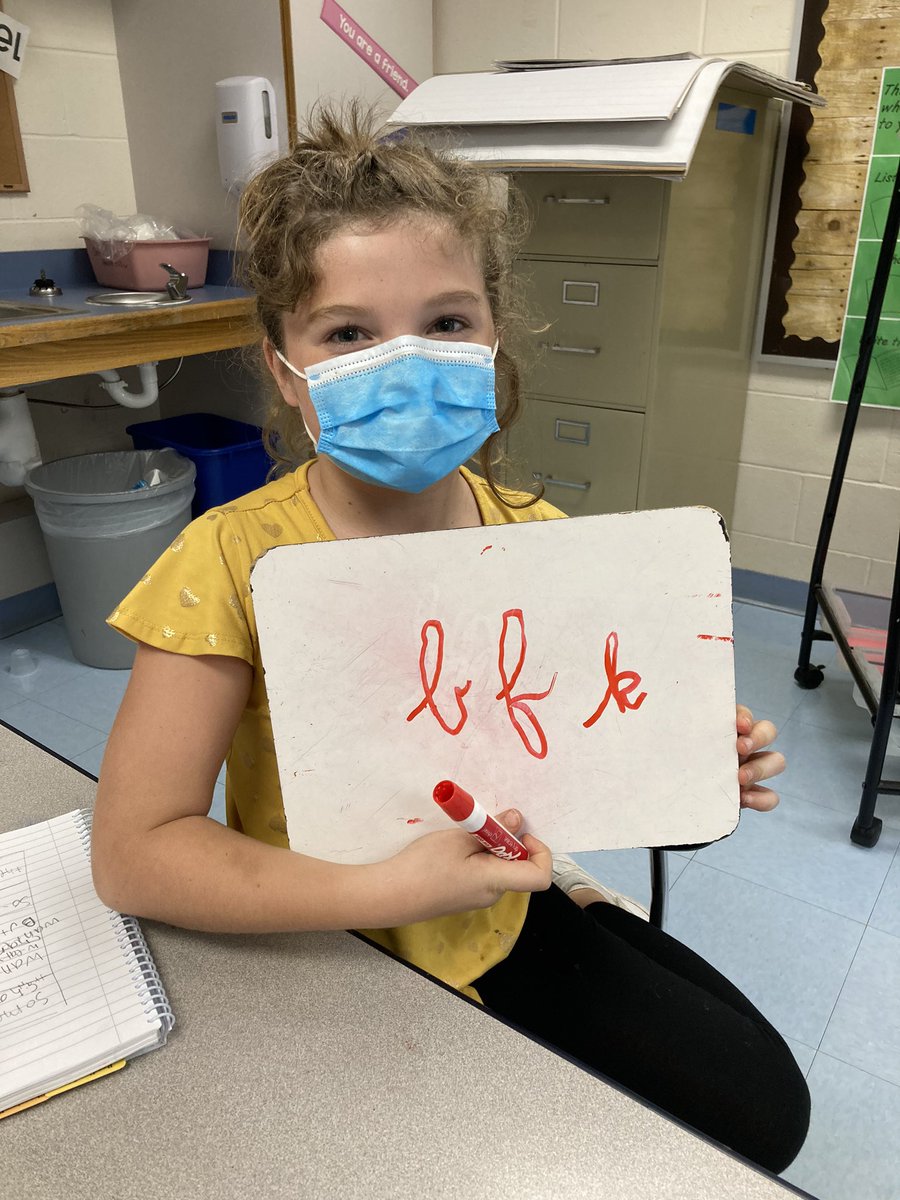 MsSmaglis's tweet photo. This past week in room 34- Fundations work, writing about our reading and we learned how to make a to do list! https://t.co/rVmt0YUxfi