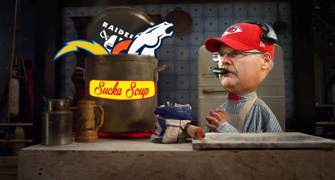 MGII_'s tweet photo. Backups are in. Blowout win, all but official. Andy Reid cooking up another AFC West win. Nothing like some Sucka Soup on a cold fall day 
#ChiefsKingdom https://t.co/PJICW5aF9p