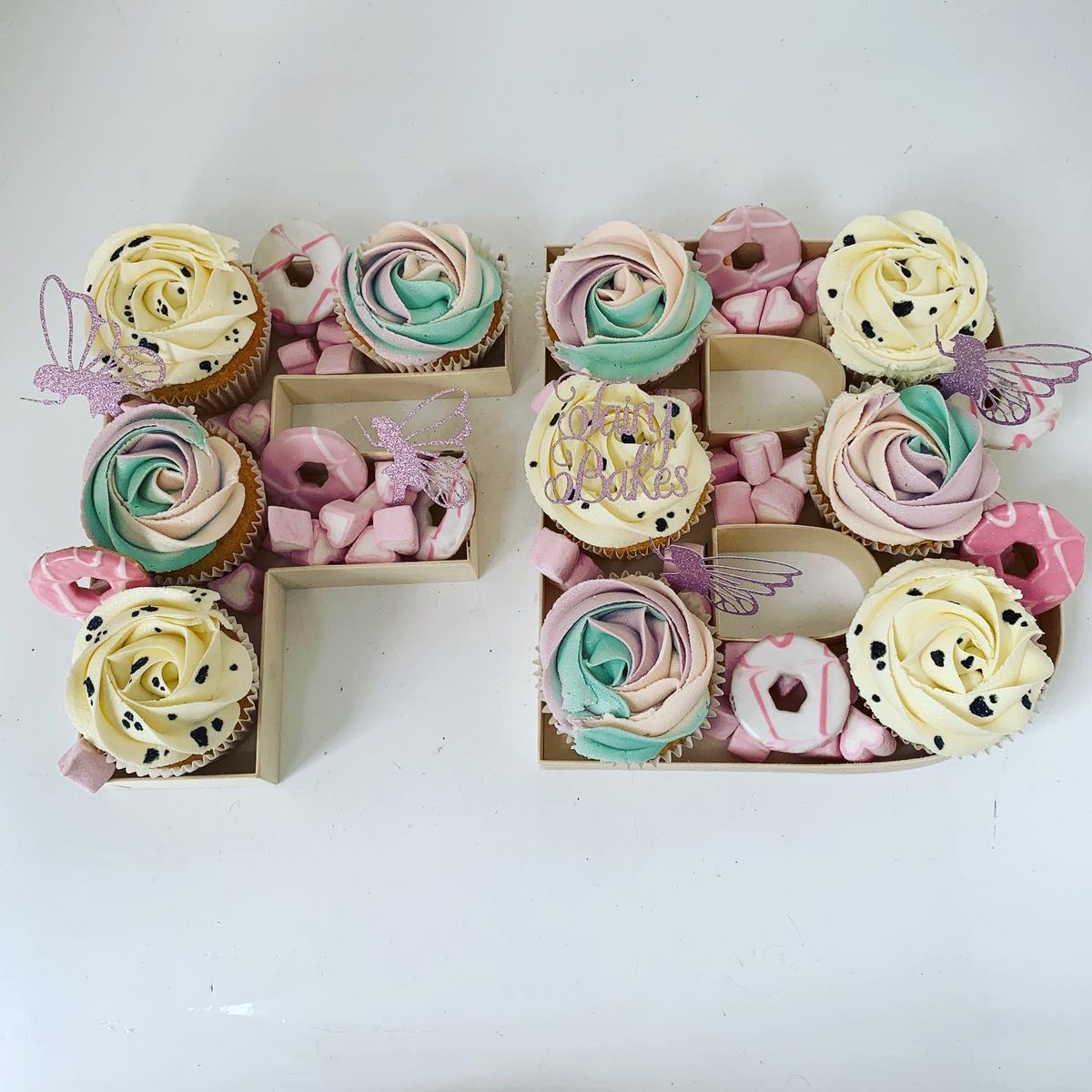fairybakesx's tweet photo. 💫 1K INSTA FOLLOWERS 💫 (@fairybakesx) 

#1k #1kfollowers #insta #instagram #followers #cupcakes #cupcakeletter #baking #supportlocal #supportsmallbusiness #hemelhempstead https://t.co/1KpgaFBbXt