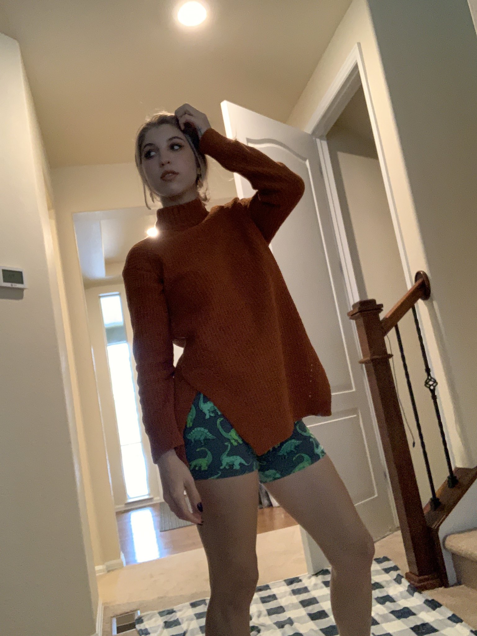 FrivolousFox 🦊 on X: just in case y'all were curious about my full outfit  🌞 t.coITqcOgg1zO  X