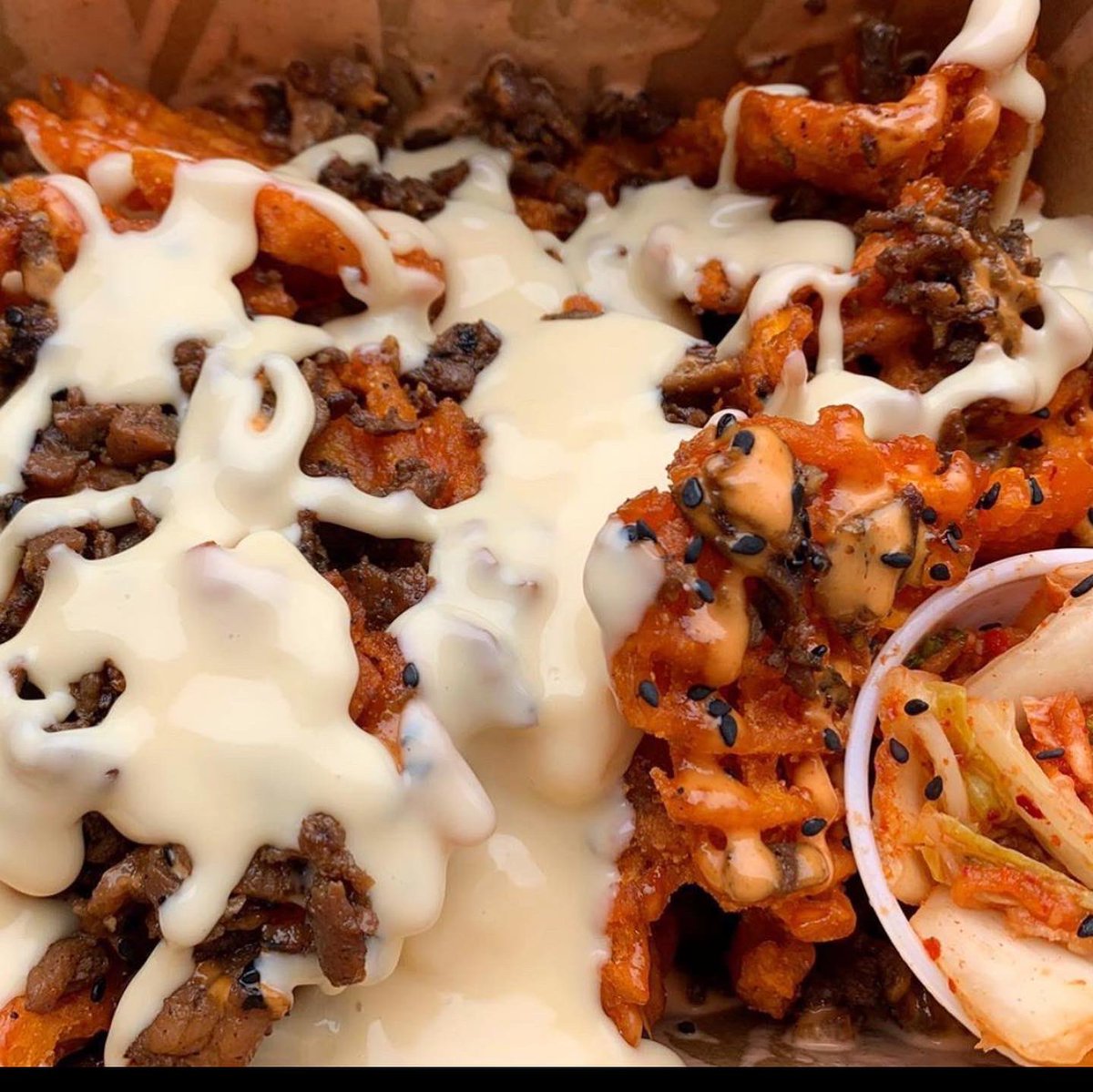 How it started vs. how it’s going ➡️😜 #SeoulTaco 
___
📸: IG travelfoodiestl 

#STL #StLouis #Chicago #fries #wafflesfries #sweetpotatofries #stlfood #chicagofood