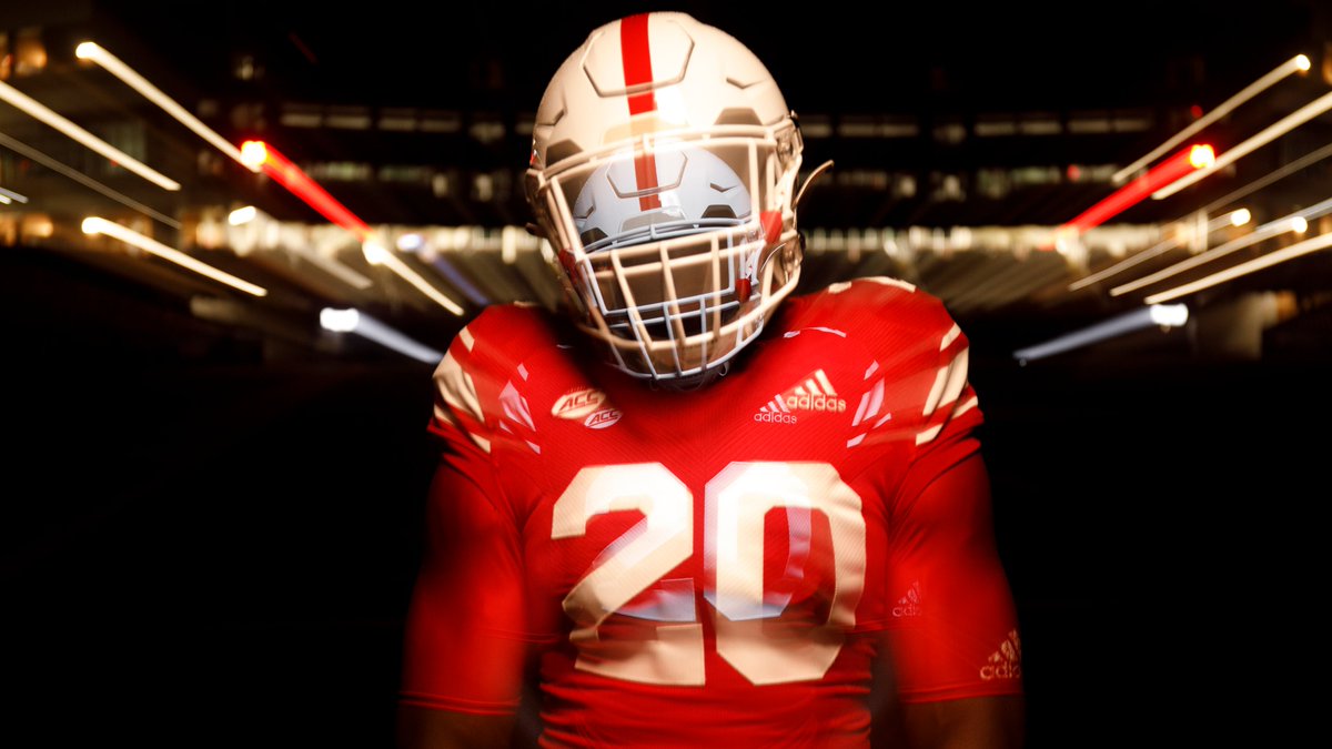 𝗥𝗲𝘁𝗿𝗼 𝗶𝘀 𝗮𝗹𝗹 𝘁𝗵𝗲 𝗿𝗮𝗴𝗲!

@UofLFootball will be throwing it back on November 20 when they rock these 𝟱𝟬’𝘀 𝗘𝗿𝗮 𝗥𝗲𝘁𝗿𝗼 unis from @adidasFballus.

#GoCards