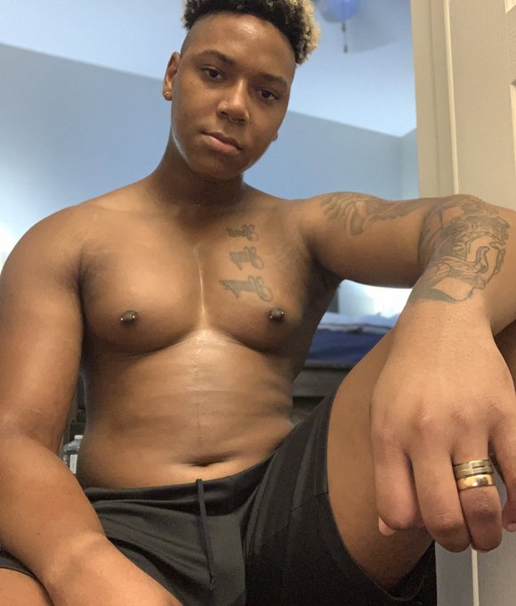 Watch Thee Heavyweight Champ 🥵's leaked NSFW photo on TwXstars