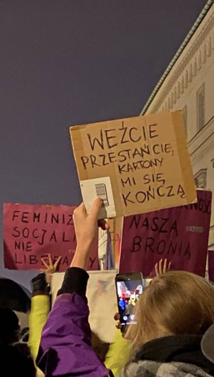 teaoora's tweet photo. Ktokolwiek to zrobi, to mój ulubiony plakat XD https://t.co/yegEfgqzap