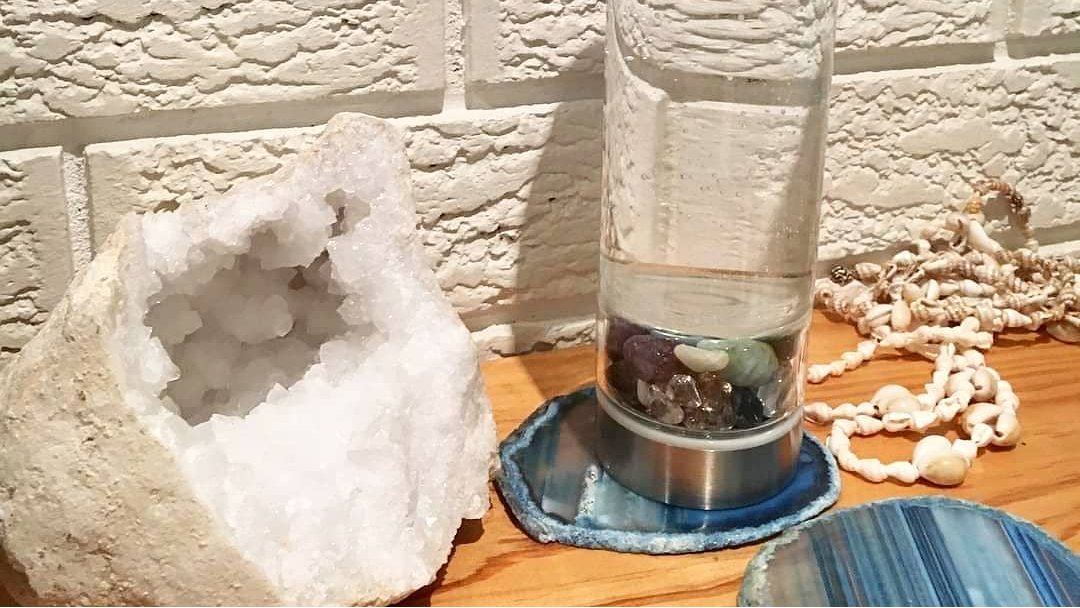 GemstoneWell's tweet photo. 🎃Keep your #HealingCrystals handy, Samhain/Halloween is just around the corner. 🎃

It’s a special day to set your intentions and to explore your connection with your ancestors, use this time wisely.
.
.
.
Tweet us or RT us for a special discount!

#crystalsofig #yogainspiration https://t.co/uXklXAi5lL