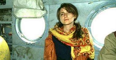 Il 19 novembre 2001mentre si trovava in Afghanistan, nei pressi di Sarobi, sulla strada che da Jalalabad porta a Kabul, a circa 40 chilometri dalla capitale afghana, fu assassinata
#MariaGraziaCutuli
Giornalista 
#26Ottobre 1962
#BOTD
----------•|•|• 
Maria Grazia Cutuli