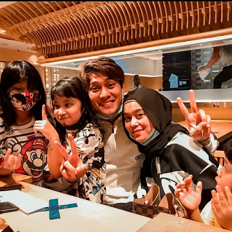leslar_Diary's tweet photo. Leslar family...eehh NARUTO family 😂
#leslar #lestybillar https://t.co/bbQBZ1GsWJ