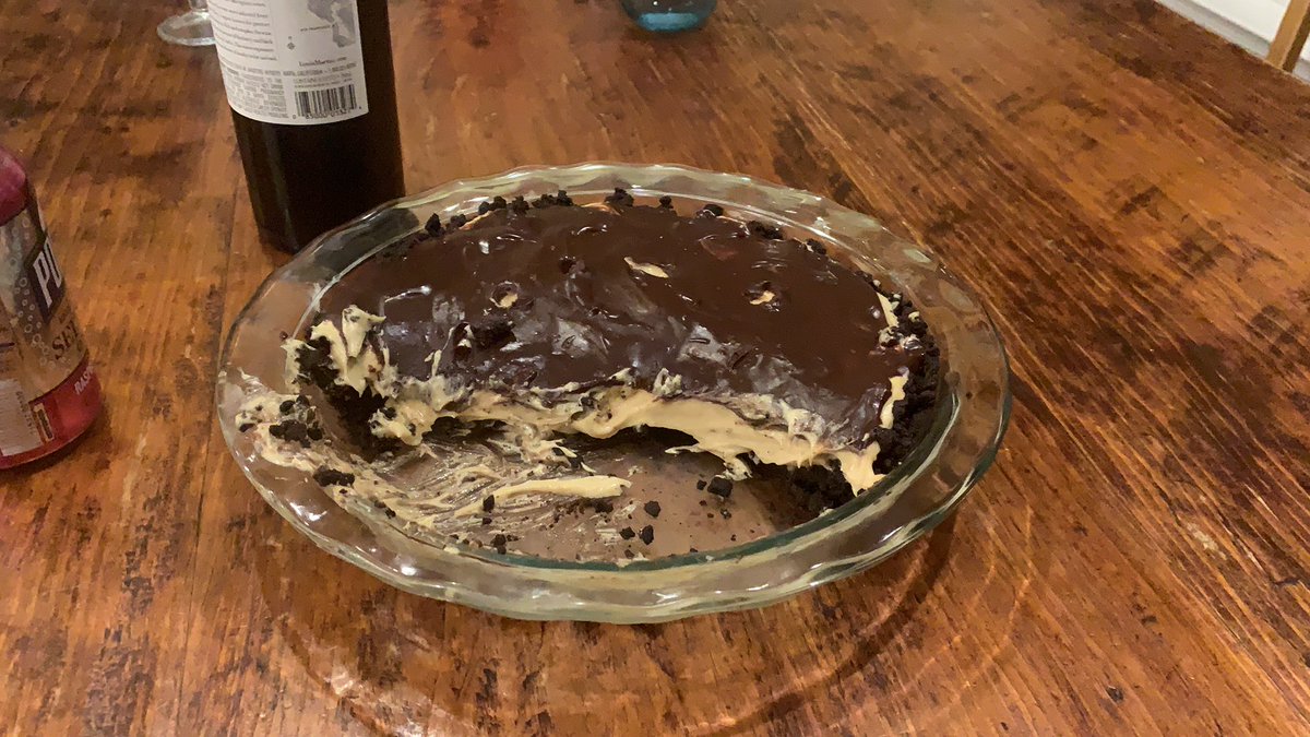 Best birthday pie thanks to detta @AKavoussi #birthdaymonth #sweetdeet 😀😸