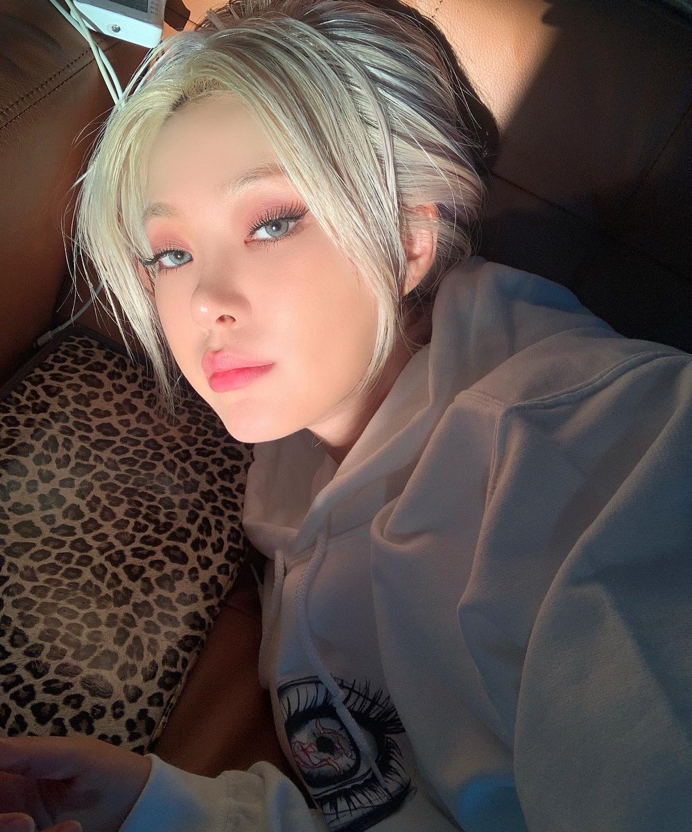 DIORYGS's tweet image. if you’re reading this follow @louvrrose