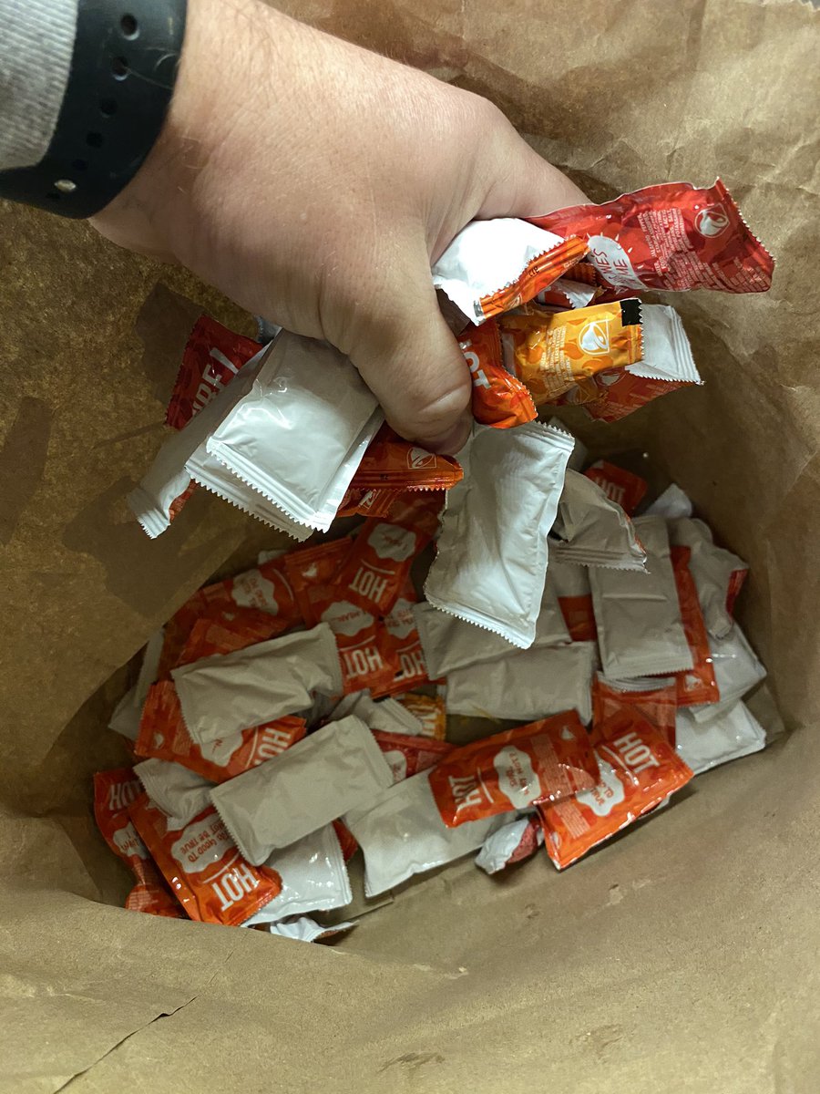 turbomitch's tweet photo. This can’t be good @tacobell’s profit margin. Ordered through the app and asked for 4 mild and 4 hot. I got about 40 of a mixture of them all. https://t.co/biToEvDDeD