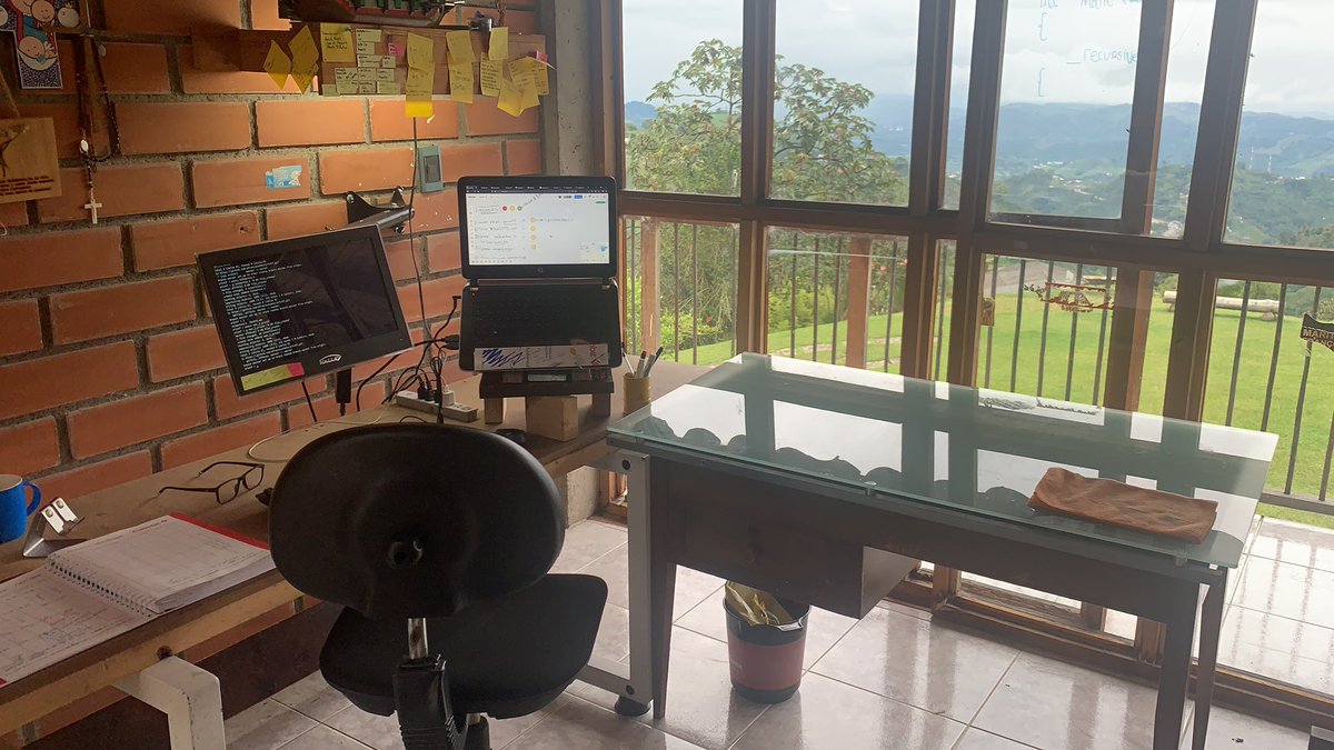 afrancocedeno's tweet image. My holby experience setup #CISFUN #everythingisawesome #100DaysOfCode