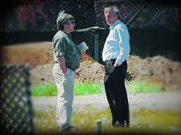 Otros 180 millones se invirtieron en la privatización del Banco se Santa Cruz con la excusa de sanearlo. En ese manejo intervinieron Ernesto Clarens y un todavía desconocido ex empleado del banco provincial, un tal Lázaro Báez. El dinero, nunca fue rendido y se perdió el rastro