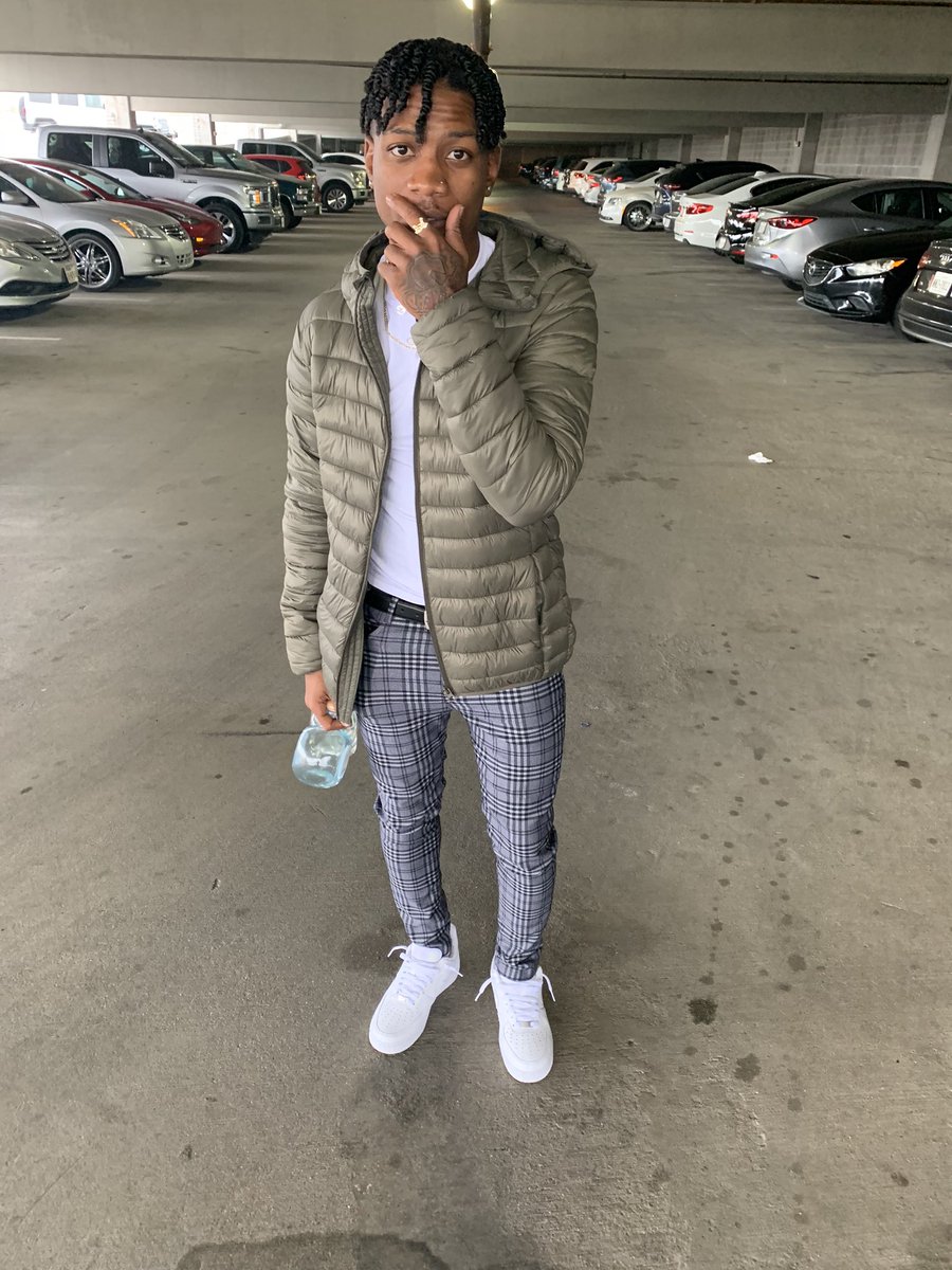 Cashheadnito's tweet photo. You could never call me ugly...EVER💰📈💳💎
#CashHead #Family #Nito #Gc #Love #Loyalty #Respect #Working #Widdit #Fashion #Style https://t.co/hKWR9jwBOw