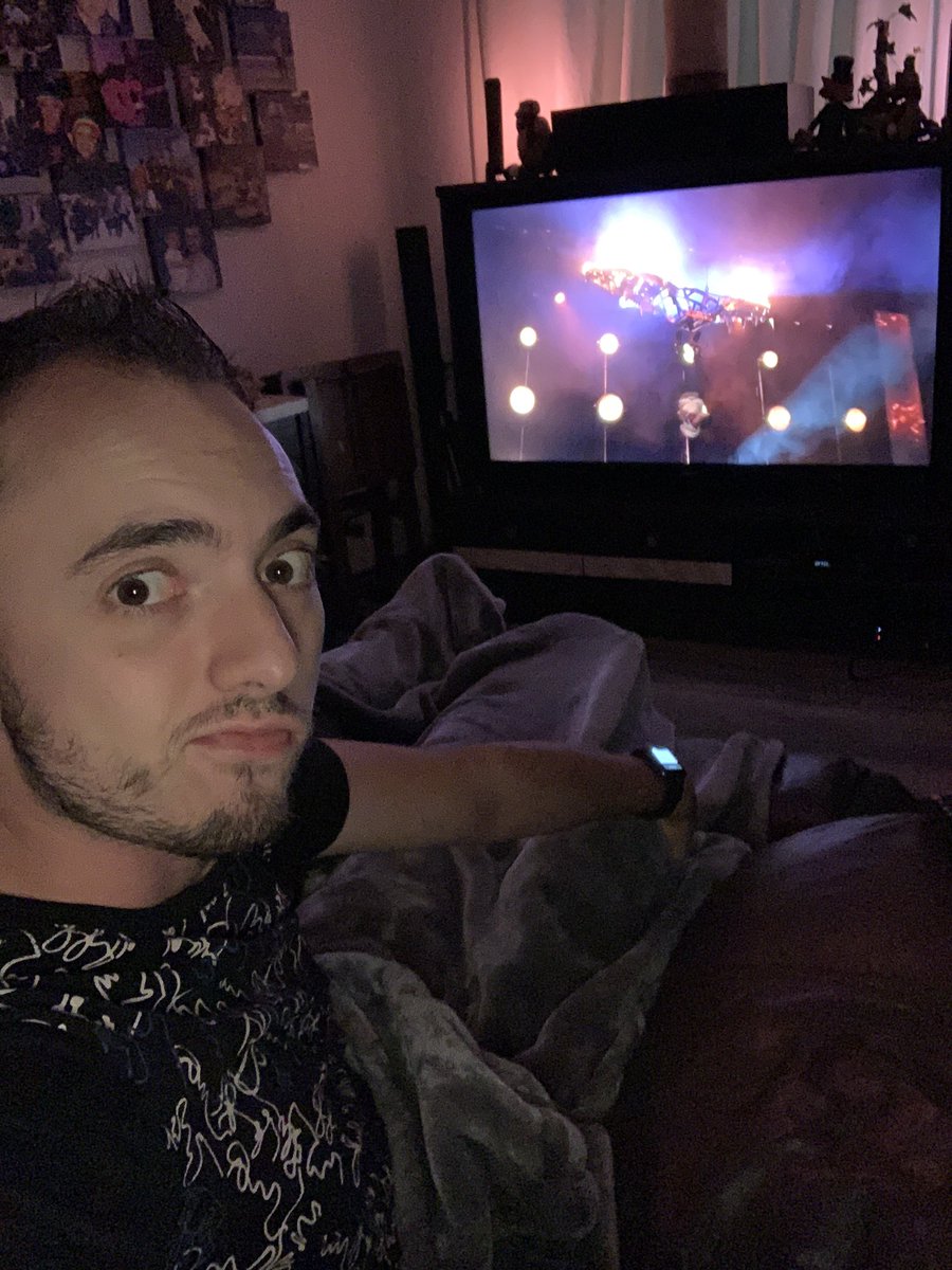 alexisgl95's tweet photo. #championsofmagicenklic
Disfrutando del show en casa! https://t.co/RTABiNAz8Q