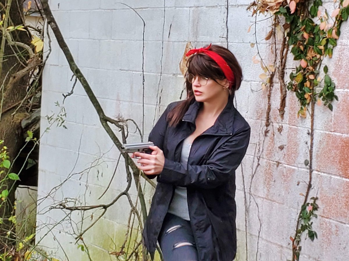 VanessaRaeBent's tweet photo. Another fantastic day filming on the set of Shriekshow . Feelin all kinds of Charlie’s Angels vibes , so so fun!!! 🔫🎬🖤
#shriekshow #acting #actorslife #actor #actress #movie #filmmaking #filming #stilllife #stillshot #fbiagent #undercover #horror #scary #anthology https://t.co/WeQk7R40qJ