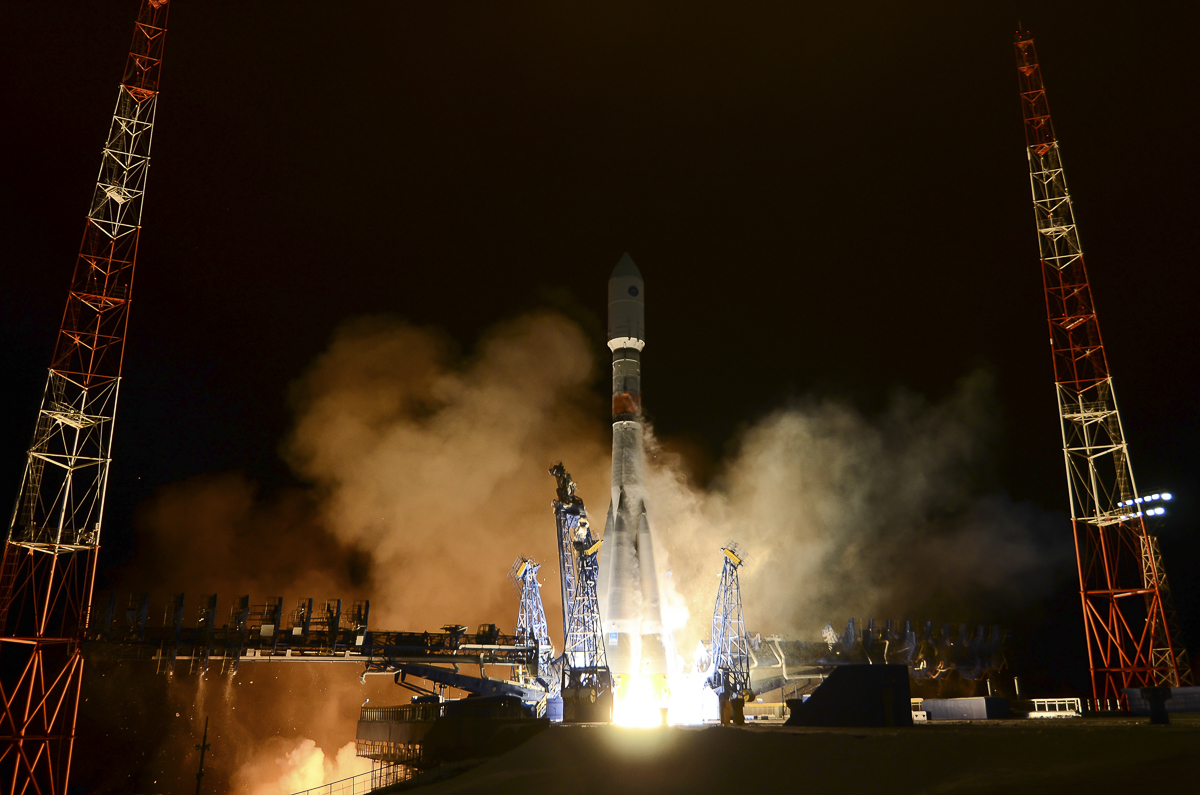 Этой ночью с космодрома #Плесецк проведен пуск ракеты-носителя «Союз-2» с космическим аппаратом нового поколения системы #ГЛОНАСС — roscosmos.ru/29474/

🚀🛰️ Спустя несколько часов он был выведен на целевую орбиту разгонным блоком «Фрегат» и принят на управление!
