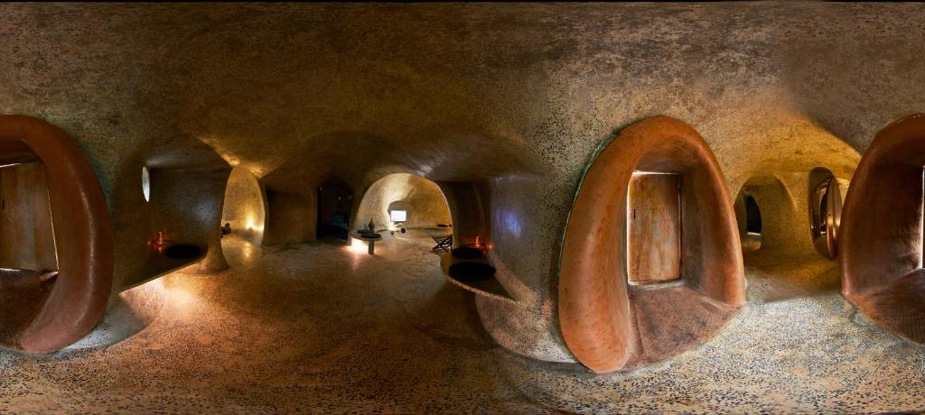 2NMPConcept's tweet photo. CITY LIFE vs NATURE
#Gumpha #Farmhouse #farmstay #luxurious #amenities #staycation #Inside #cavevilla that will forget all #modernlife worries and unwind comfortably pre-historic era #villa #organicforms help establish poetic play of light and shadow
https://t.co/bJJzXOxoy9 https://t.co/2WUEQfCf1R
