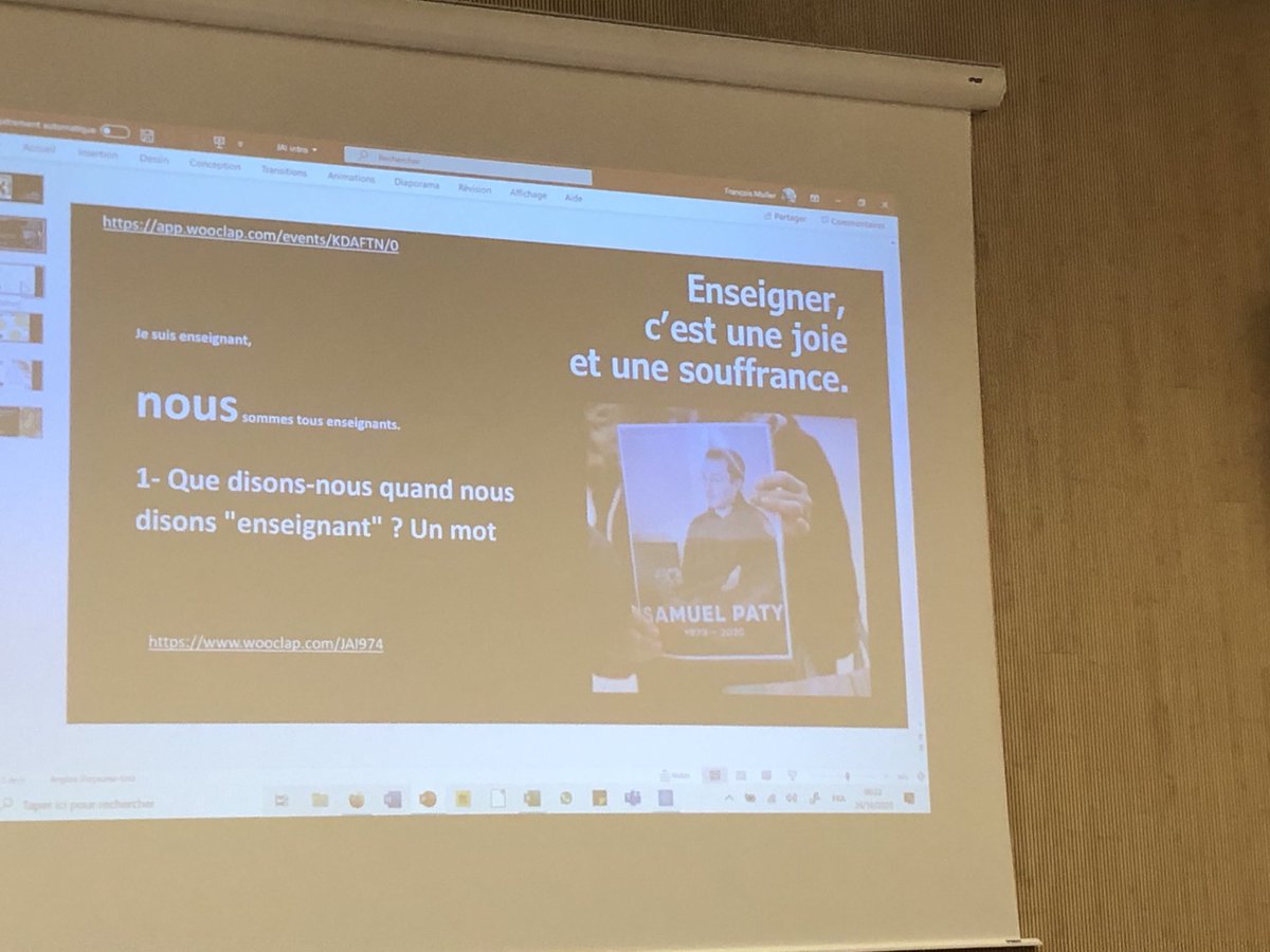La #JAI974 débute au ⁦⁦<a href="/lrg974/">Lycée Roland Garros</a>⁩ : avant d’évoquer l’#innovation <a href="/diversifier/">François Muller</a>⁩ invite à s’interroger sur le métier d’enseignant, avec une pensée émue à #SamuelPaty ⁦<a href="/CardieReunion/">CARDIE REUNION</a>⁩