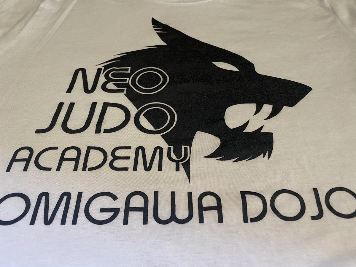 MasatoUchishiba's tweet photo. これは数年前に手に入れた小見川道場のTシャツ。

まさかね。
時間が経ち
同じチームとして明日を迎えられるとは想いもしなかった。

そんな気持ちで
このシャツを眺めてました。

続けていればいつか出会える。
そういつもあなたを想い生きています。 https://t.co/lOudaLMX57