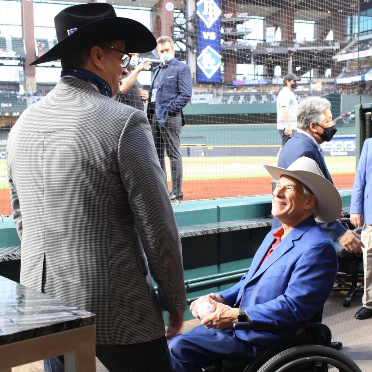 Jen317S's tweet photo. @GovAbbott where is your mask? I had to wear one at the WS game so why aren’t you?? #hypocrite #nomoremasks #opentexas https://t.co/HWFCIDZgIq