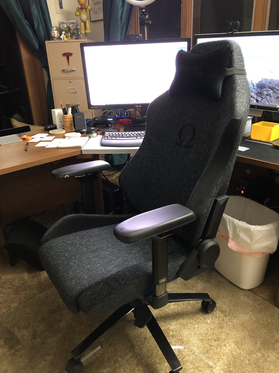 BobLindman's tweet photo. #Secretlab https://t.co/csvCKYv4em