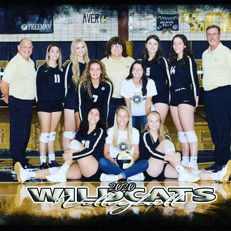 NeoshoAD's tweet photo. 🖤💛Senior Sunday💛🖤 Great luck to these girls competing in their last district tournament this week!! 🏐🏐🏐🏐🏐 https://t.co/Pb5GN74TSf https://t.co/edBMCla9CN