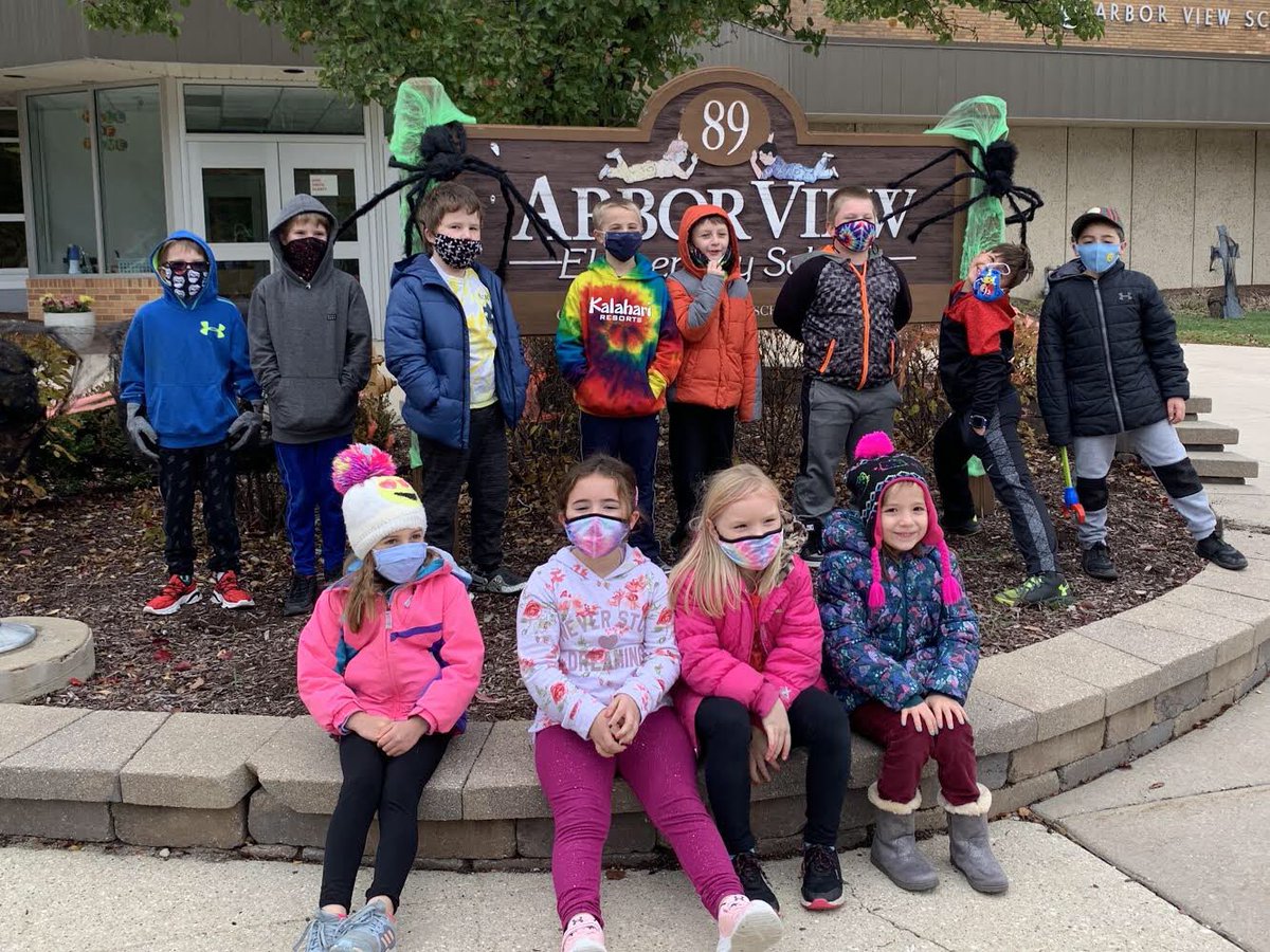 It’s beginning to look a like Halloween at <a href="/ArborViewSchool/">Arbor View School</a>!  A big thanks to Cub Scout 55/Arbor View, their siblings and other Roadrunners who cleaned up around school and decorated for Halloween Spirit Week!  #halloween #cubscouts #cleanup #89empowers #ccsd89