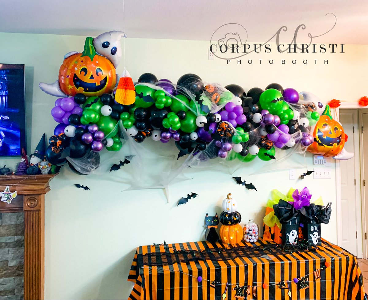 BoothCorpus's tweet image. Babies are BREWING this Spooky season! 🕷🕸🦇✨

Thank you Leslie for having us create such a fun piece 🖤 Can’t wait to show y’all our upcoming Halloween creations.

#CorpusChristiPhotoBooth
#HalloweenBalloons
#SpookySeason
#CCTX