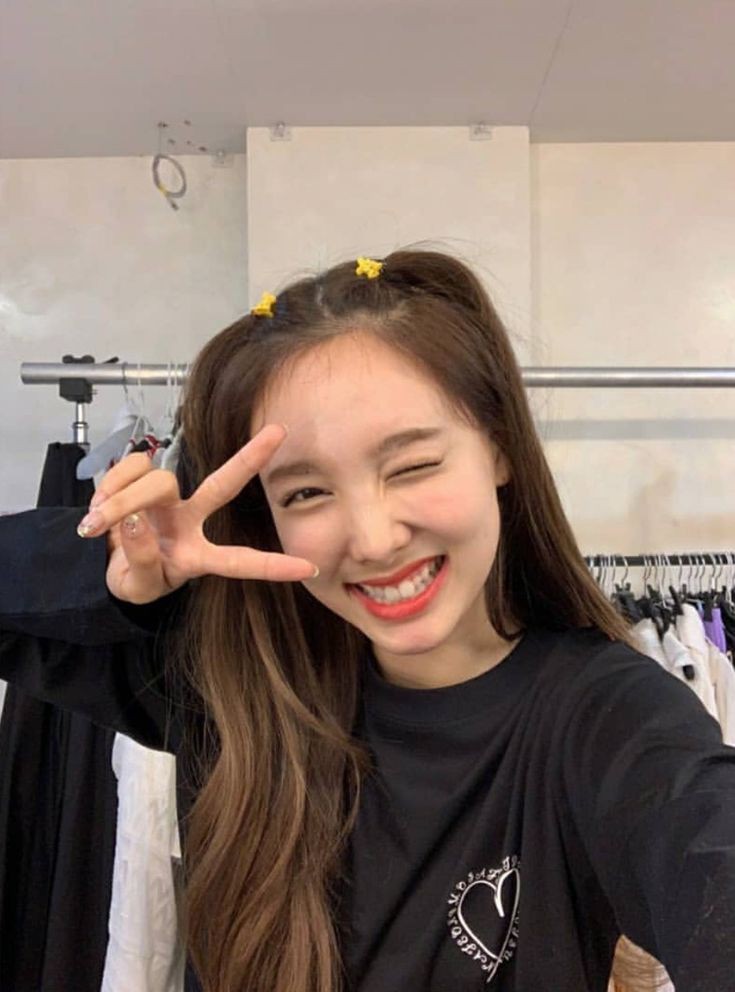 itsimnay's tweet photo. Haaaiiii,, good morning ⛅🌞
It's monday guys.. 🐰
Semoga semuanya selalu diberi kelancaran disegala urusan dan kegiatannya yaaa.. Have a nice day, dan jangan lupa untuk selalu berdoa 😘💕 https://t.co/sWpxrnwf29