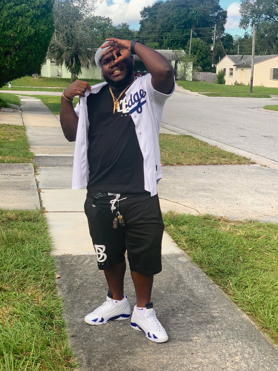 Lo2Times_'s tweet photo. I done ran it up got all these DBYoo options ! #DBYoo πππΎπ¦ https://t.co/ogGdx9nv2O