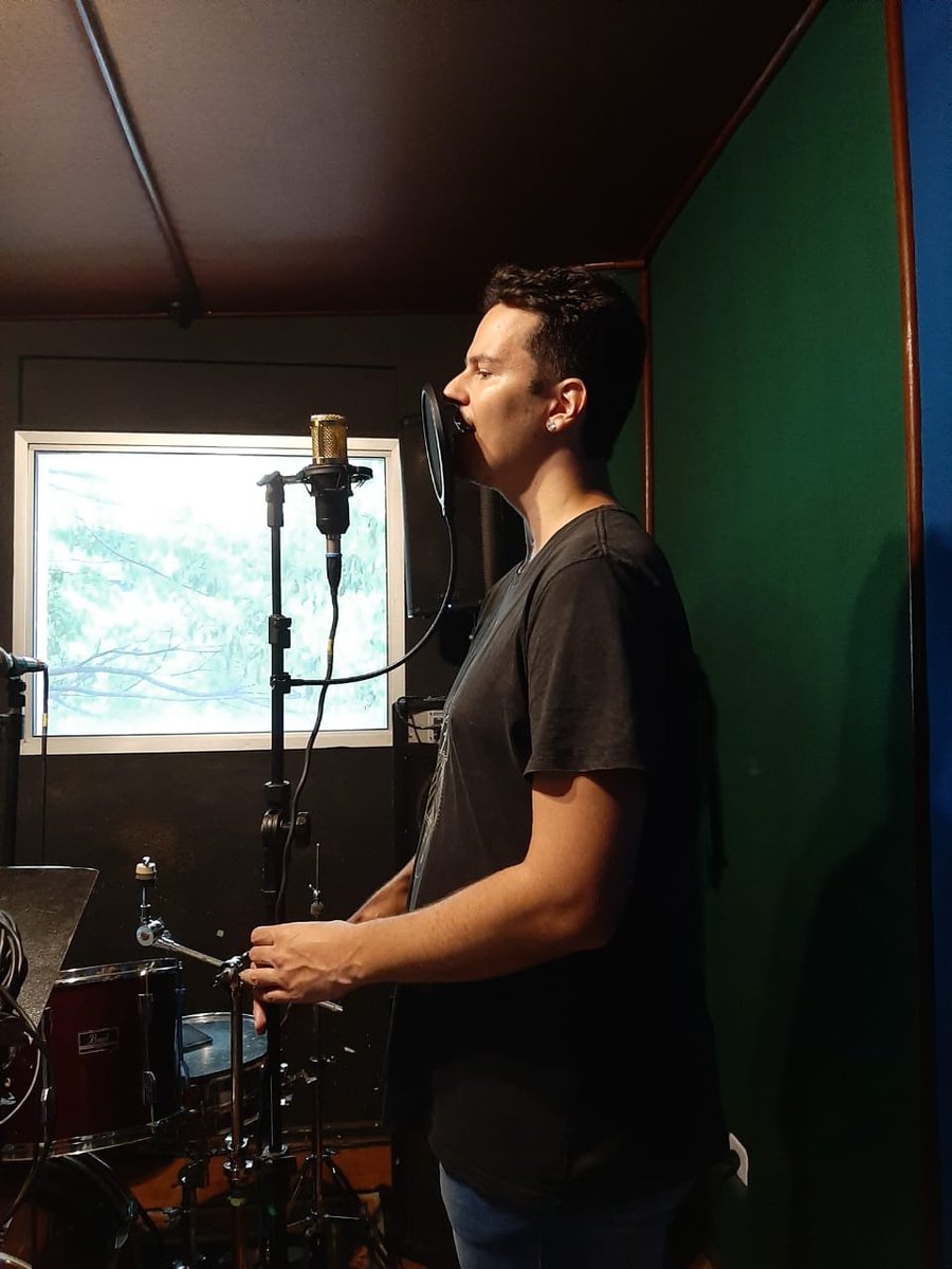 LowFi_RecordsBr's tweet photo. #gravando as vozes do novo single #NaEstrada.
CoLabs do @astroversemusic e @estereticente 

#folk #music #independentlabel
#sp #Rocks https://t.co/vOqzmAtdjm
