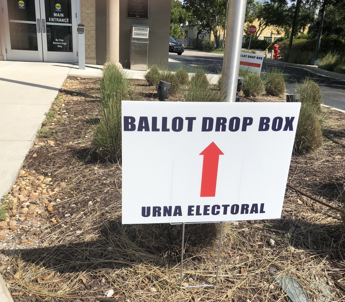 alison_wescott's tweet photo. Have you been intimidated at the polls? Has anyone discouraged you from voting? #MakeItCountCall 866- OUR-VOTE / 888-Ye-Y-VOTA #VoteNowFL @LWVCollier @lwvnpinellas @NAACP5117 @NAACPYC @ciw @LWVFlorida https://t.co/1Oq2XiRyE3