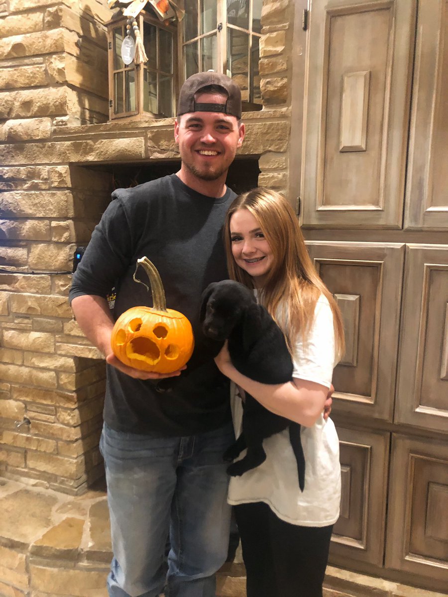 coolinwith_kb's tweet photo. I don’t know who stole my heart faster. #halloweenshananagins https://t.co/jqPd06D7L6