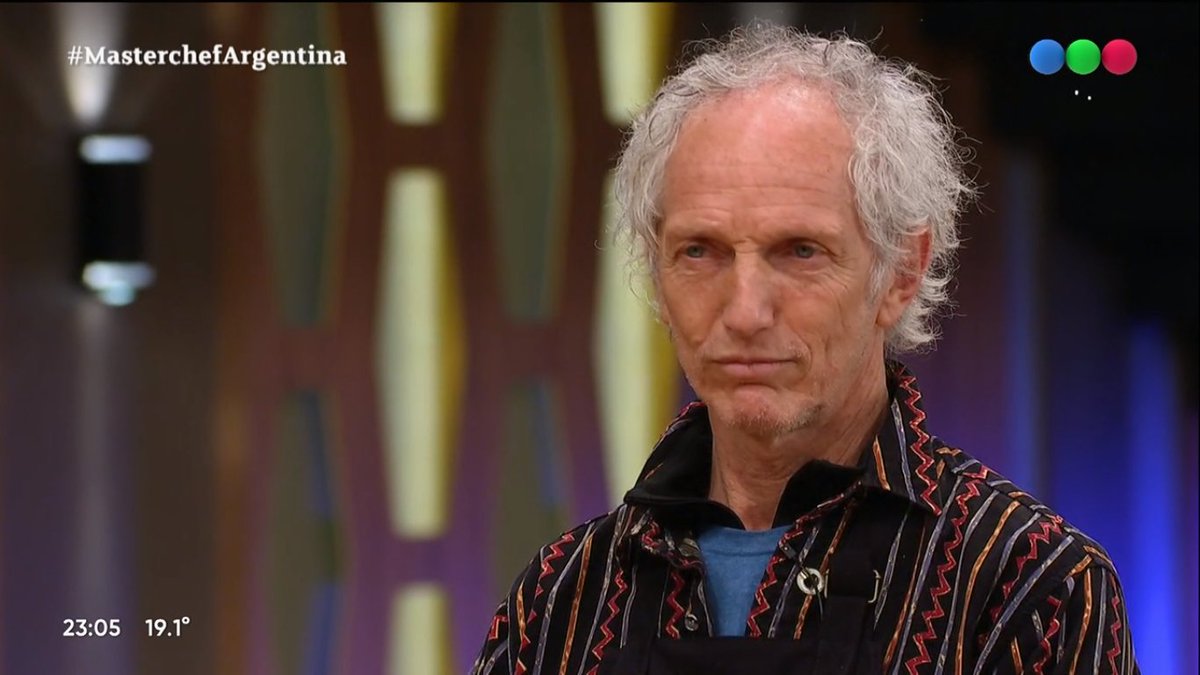 EnLosMarcos's tweet photo. Boy Olmi también bebotea Germán. #MasterChefCelebrity #MasterChefArgentina https://t.co/wzj70K1I1i