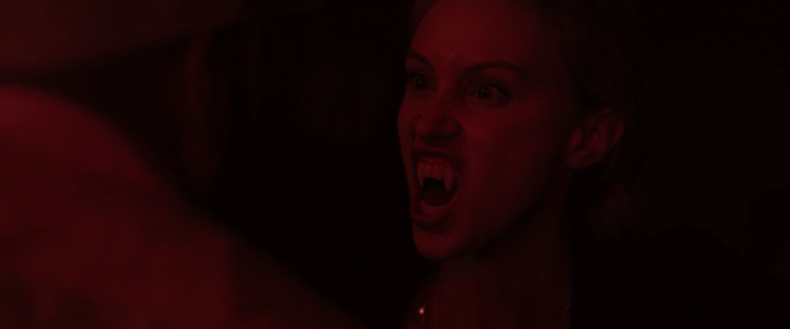 DaSpoilerBoy's tweet image. En #VampiresvstheBronx, Vivian resulta ser la mera mera de los vampiros.
Tony muere

#SPOILERS 

Tweet-reseña: j.mp/3dTzjZu