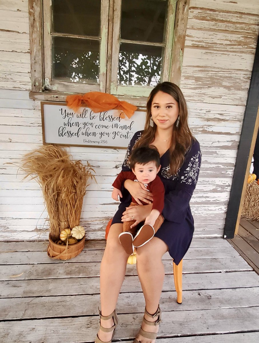 Suzyy03's tweet photo. Pumpkin season with my pumpkin 🧡😚 https://t.co/LWexC1U6da