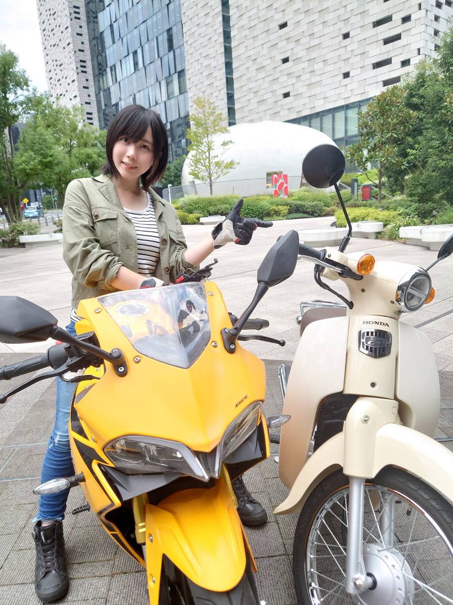 yomichiyuki's tweet photo. コレXperiaで撮ったの！
景色を撮るのも凄くきれいなんだけど、一眼レフ並みに細いカメラ設定が簡単にできてポートレートも良い感じに撮れちゃうの🌸バイクも人物も景色も１枚の写真で全部が良い感じに撮れちゃうのがいいよね！🥰
#Xperia #Xperiaアンバサダー #pr https://t.co/bDVnNZN6Md