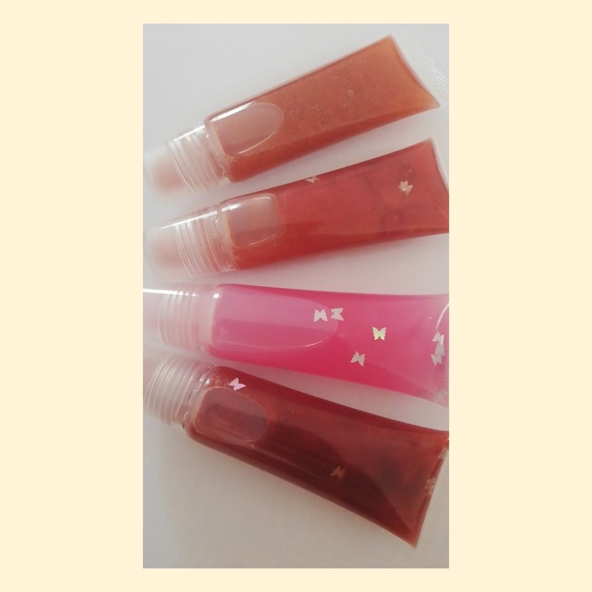 CosmeticsGege's tweet photo. مجموعة قلوسات جيجي كوزمتكس 💞✨✨✨🤩🤩 https://t.co/VarjJJlKnR