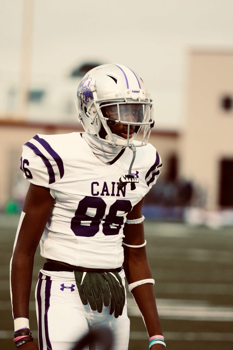 TrevionJenkins's tweet photo. 🤝🤟🏾 @KLEINCAINFB https://t.co/7KvEtCvk8C