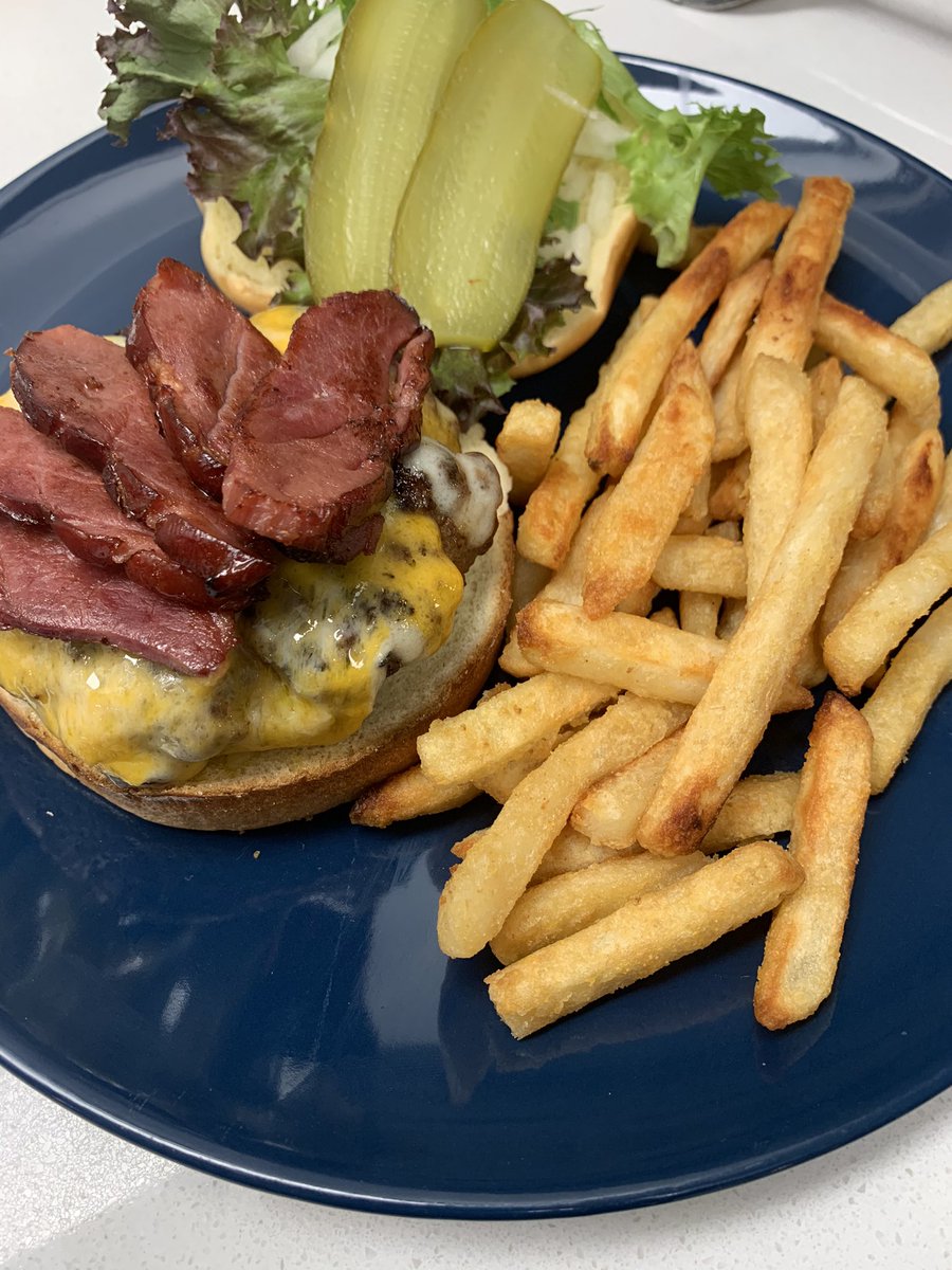 MRSS_Cafeteria's tweet photo. Make a great Sunday night burger even better with some smoked duck breast from @fraservalleysp @bcaitc https://t.co/jWWPykIcJn