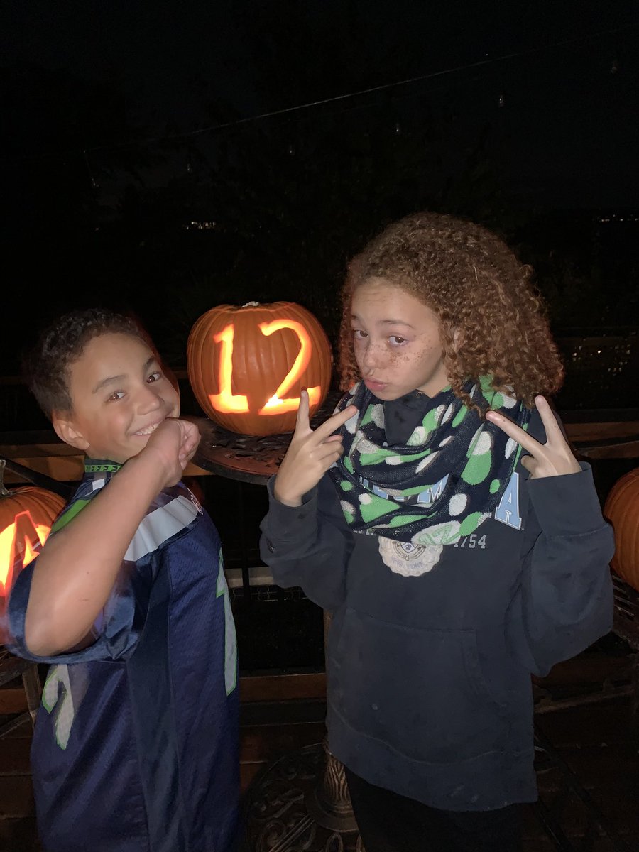 We have some happy <a href="/12s/">12s</a>! Let’s do this #seahawks!