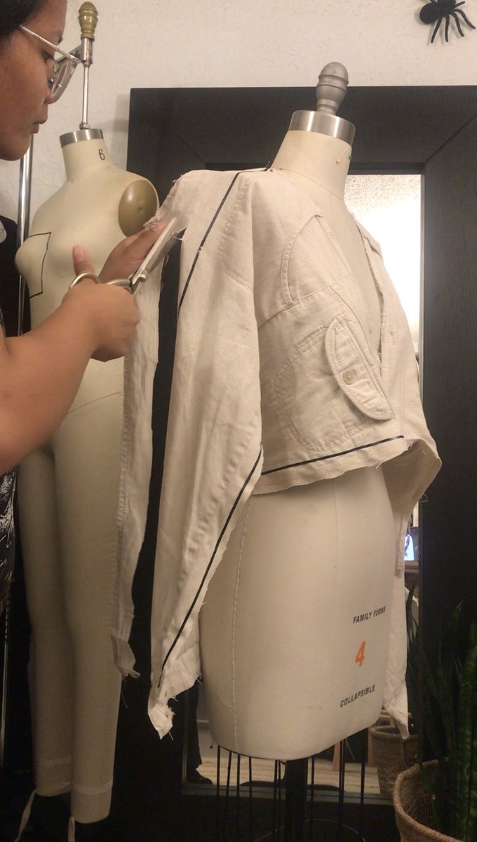 ysabelhilado's tweet photo. Design process to final product. Created an oversized cropped jacket out of two pairs of thrifted pants https://t.co/ETMyVgr5ba