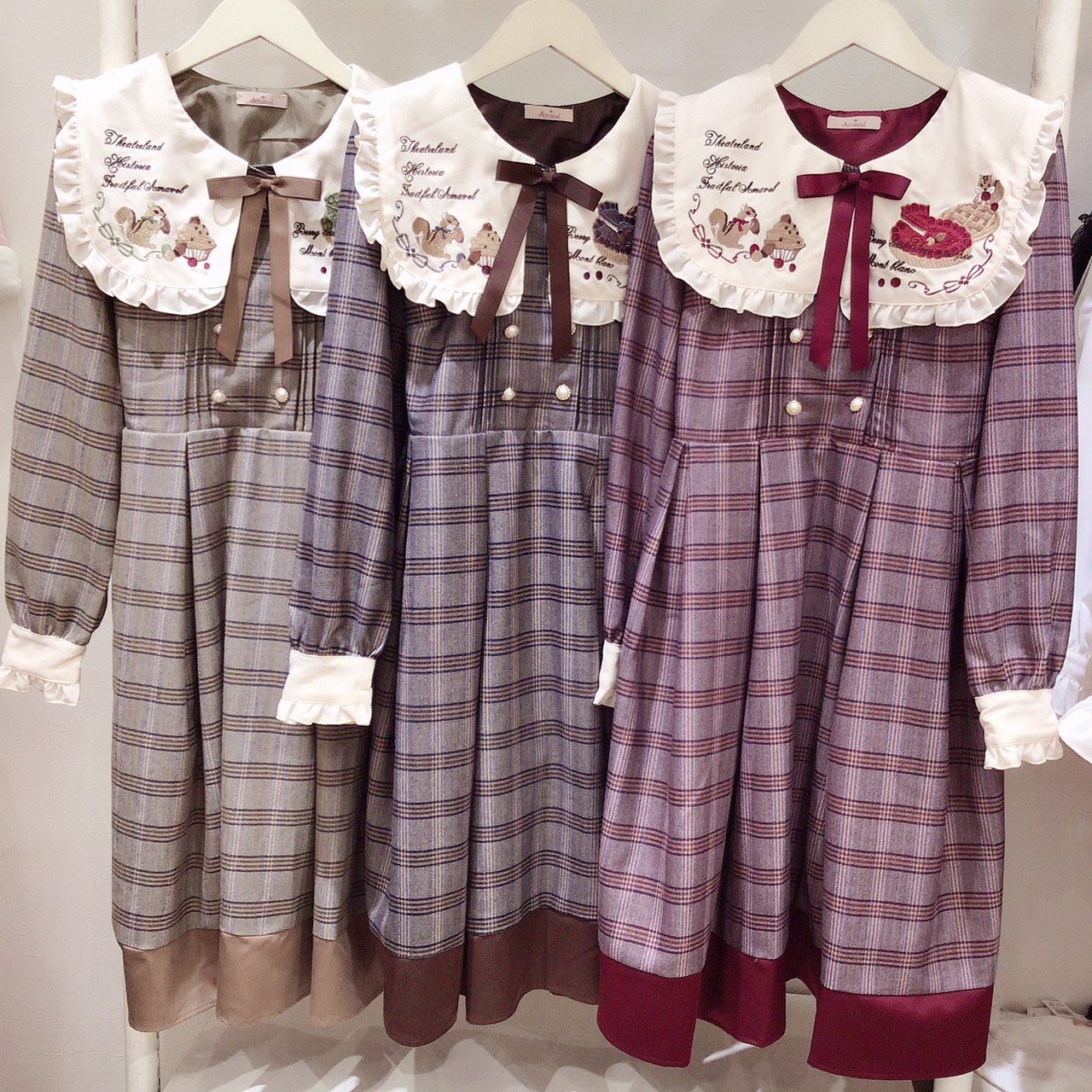 Amavel リス刺繍 ワンピース Fruitful Autumn Party ワンピース 秋冬