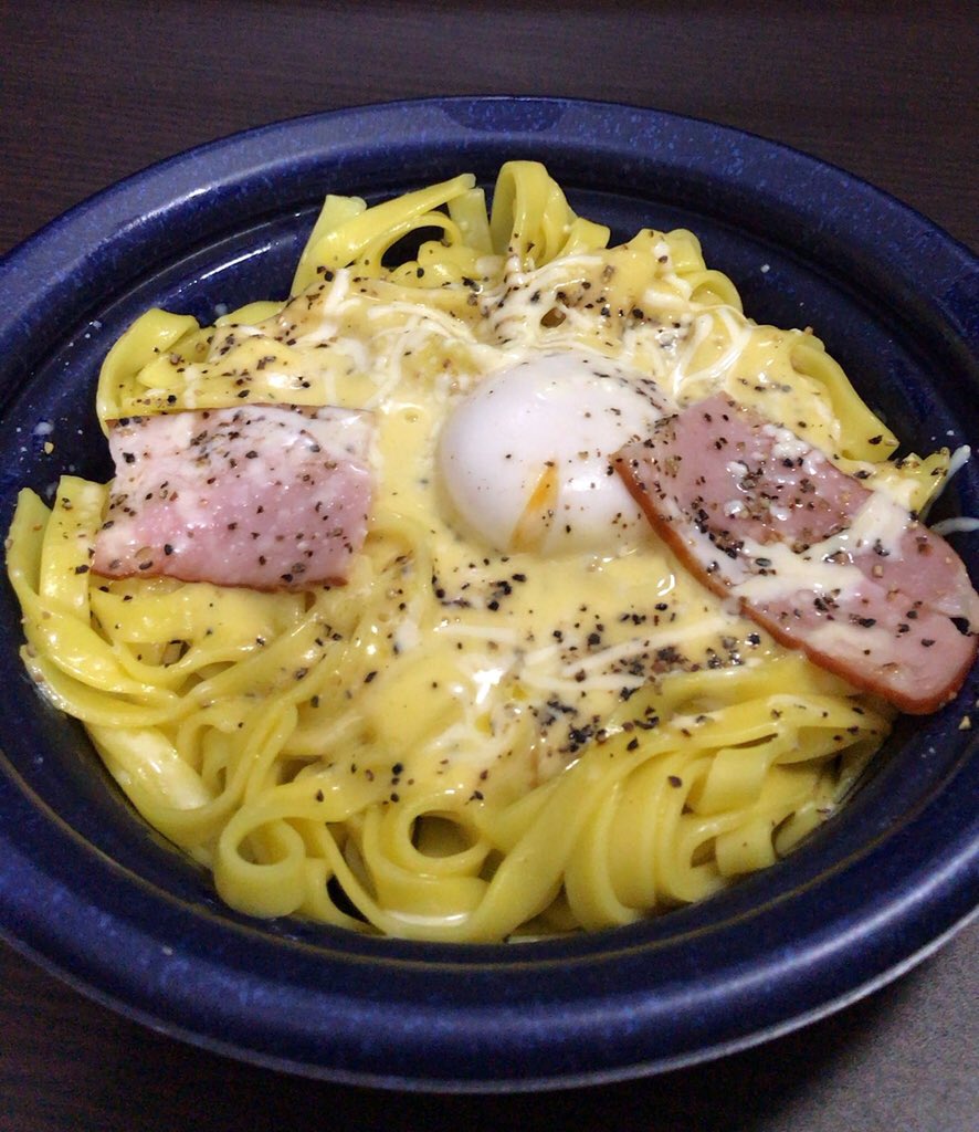 食の未来を本気で考える一般人 とろ りやわらかたまご コンビニのカルボナーラなどに使われる 半熟卵 は偽物の可能性が高い その正体は 半熟卵の様に見える加工品 ほぼ添加物で作られた人工の半熟卵 もしかすると添付画像のカルボナーラも