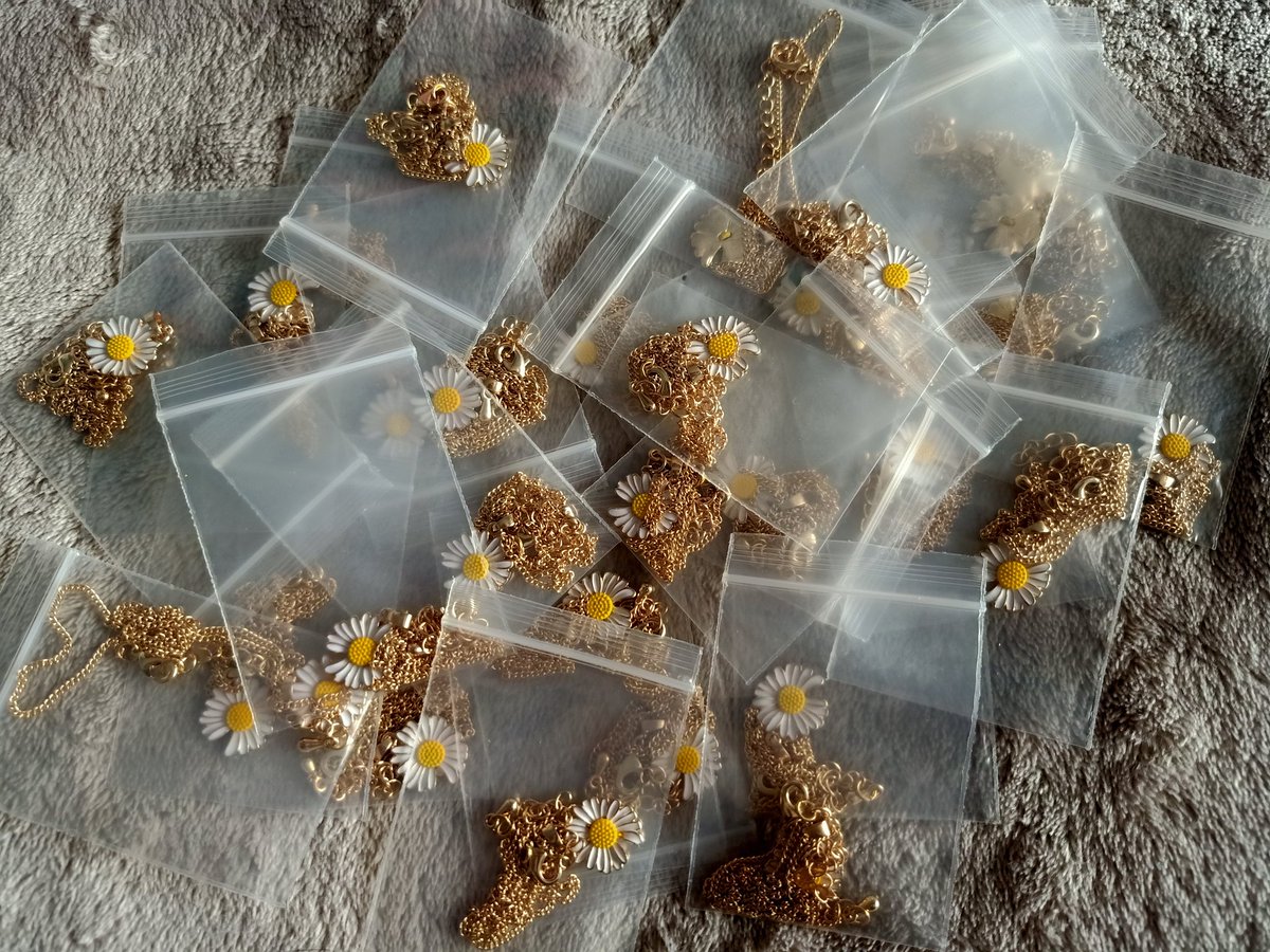 AeraSpecials's tweet photo. #ASUpdates
Onhand PMO necklace for batch 1 ❤💞 https://t.co/Al0oSVf3AD