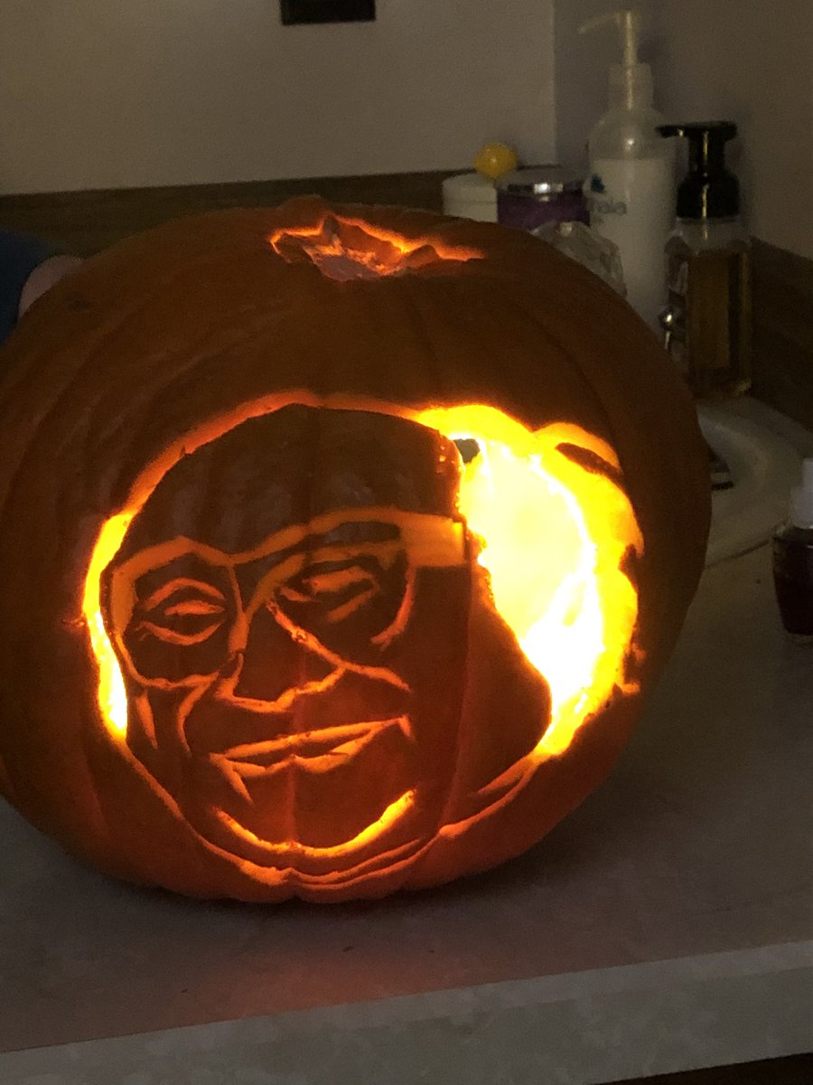 SilvaEmily97's tweet photo. @DannyDeVito hope I did you justice https://t.co/ETcDzbDe5d