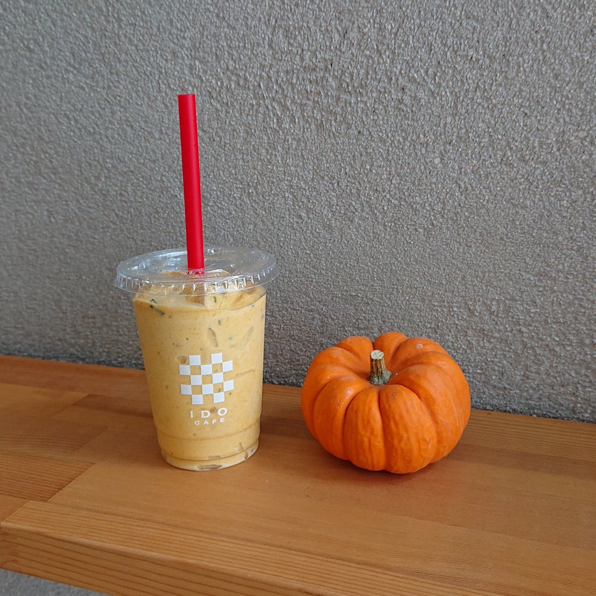 IOcafe's tweet photo. 10月26日。イドカフェやってます。
今日はのんびりそう。気を抜いているので焦らせに来てください。
今日はねいろ屋さんは15時まで↓
https://t.co/6EVYY8igW3
今週末のハロウィンinイドモール、来週末のアイリッシュミュージックパーティー、チェックお願いします↓
https://t.co/L139qnLDCZ https://t.co/sg9ZVvkCC1